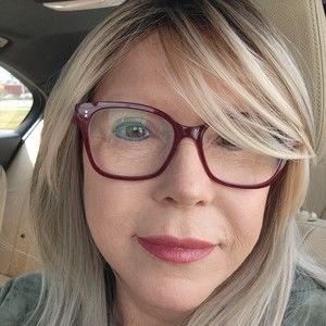 Meet your Posher, Posh